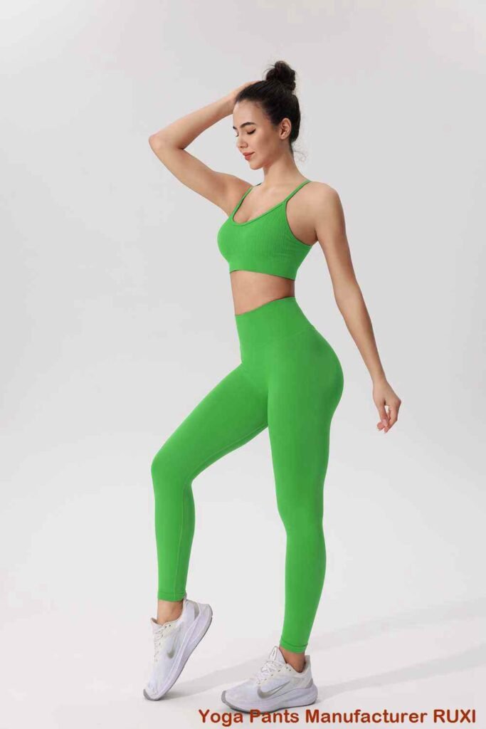 kvinner i yogabukser RUXI nw3648