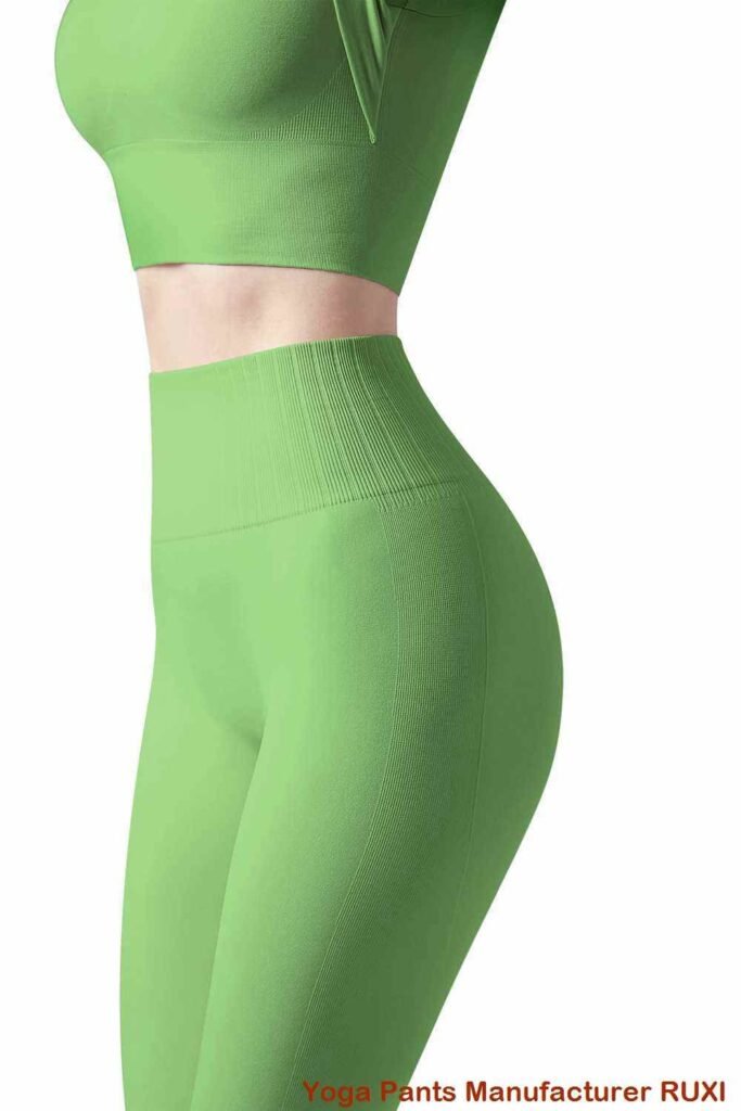 flatterende løpeshorts RUXI