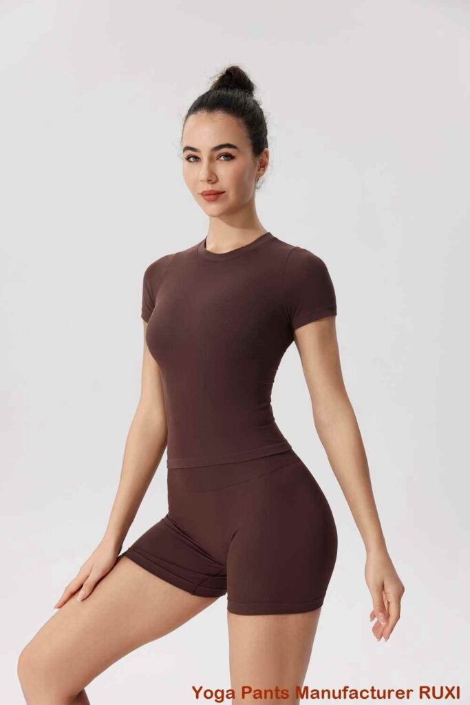 svarte yogashorts i bomull RUXI